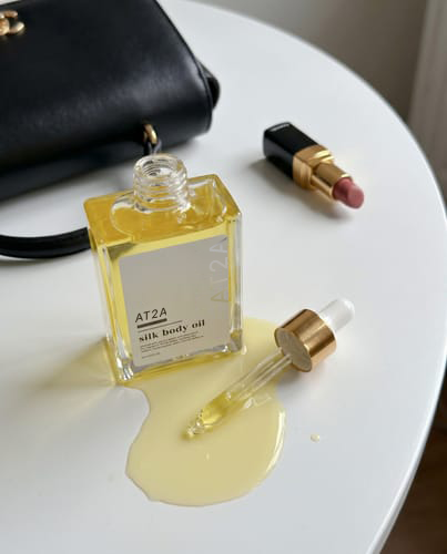 Hanna E. sharing AT2A Silk Body Oil results